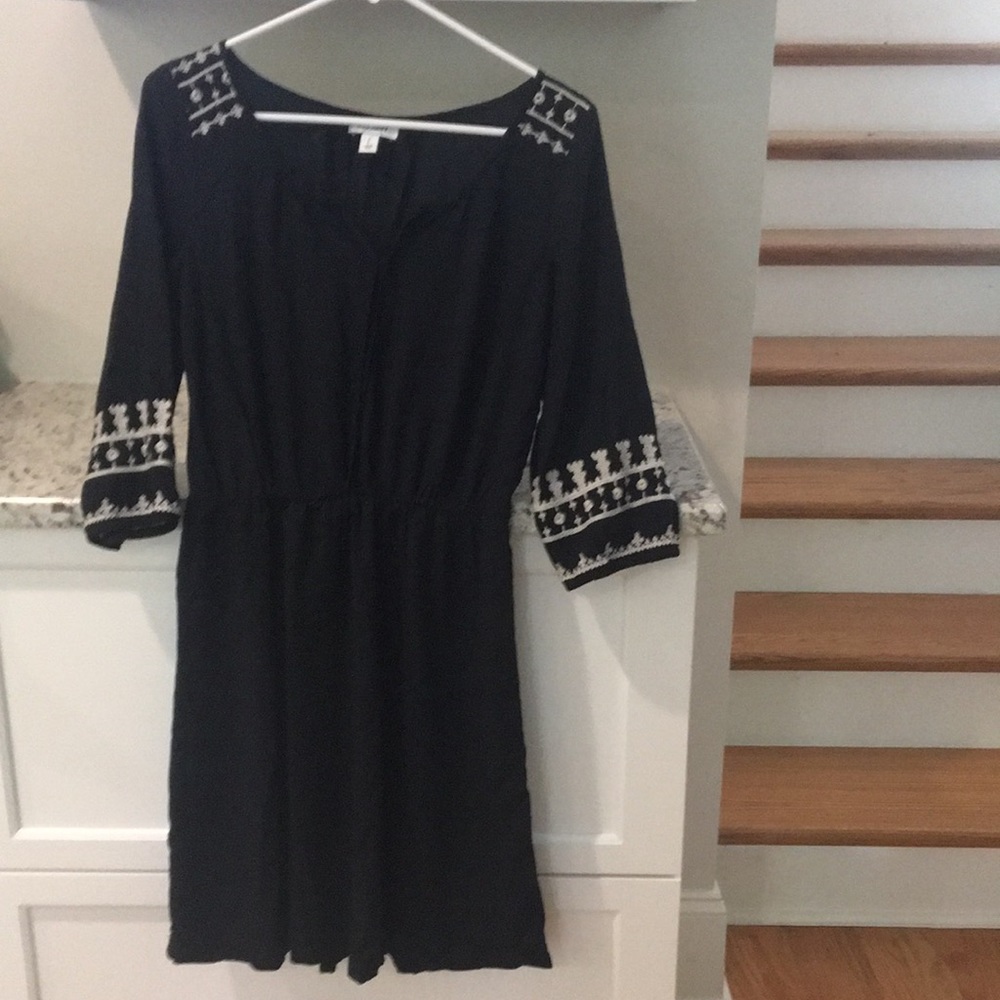 Old navy embroidered dress SP